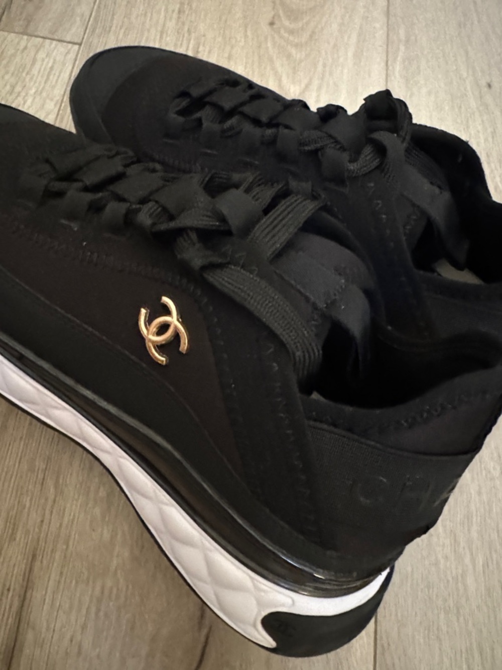 CHANEL Black and White Sneakers - Picture 4 of 7